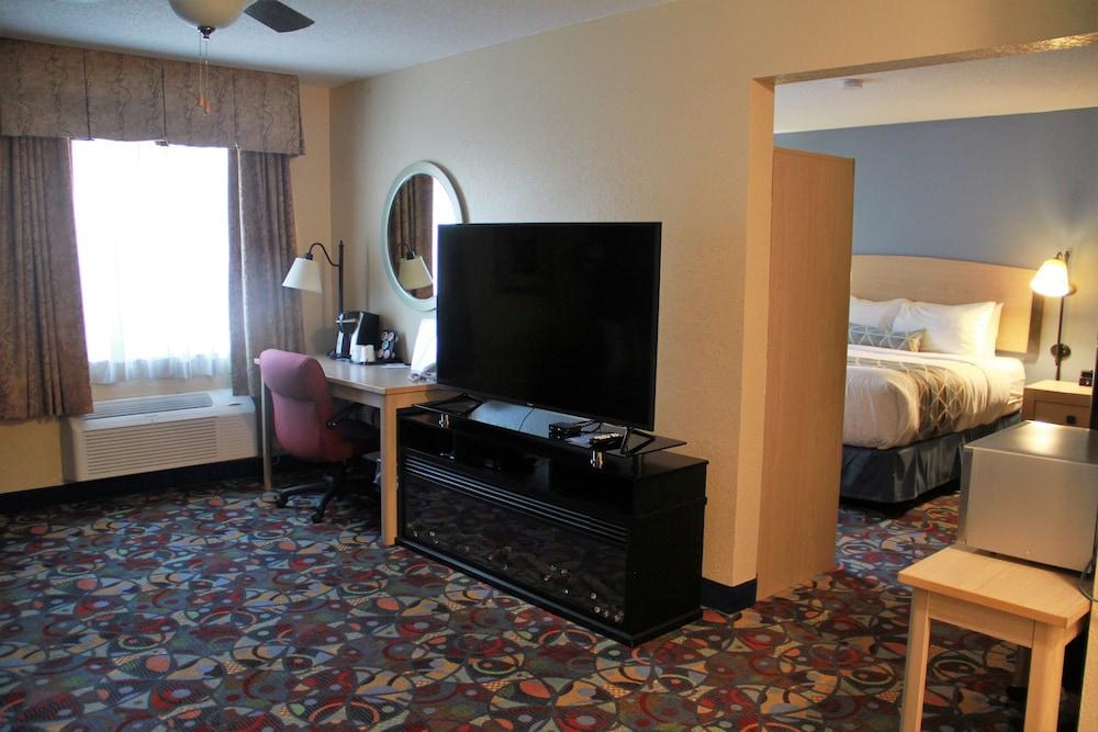 Hotel Baymont By Wyndham Stevens Point Esterno foto