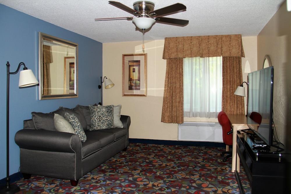 Hotel Baymont By Wyndham Stevens Point Esterno foto