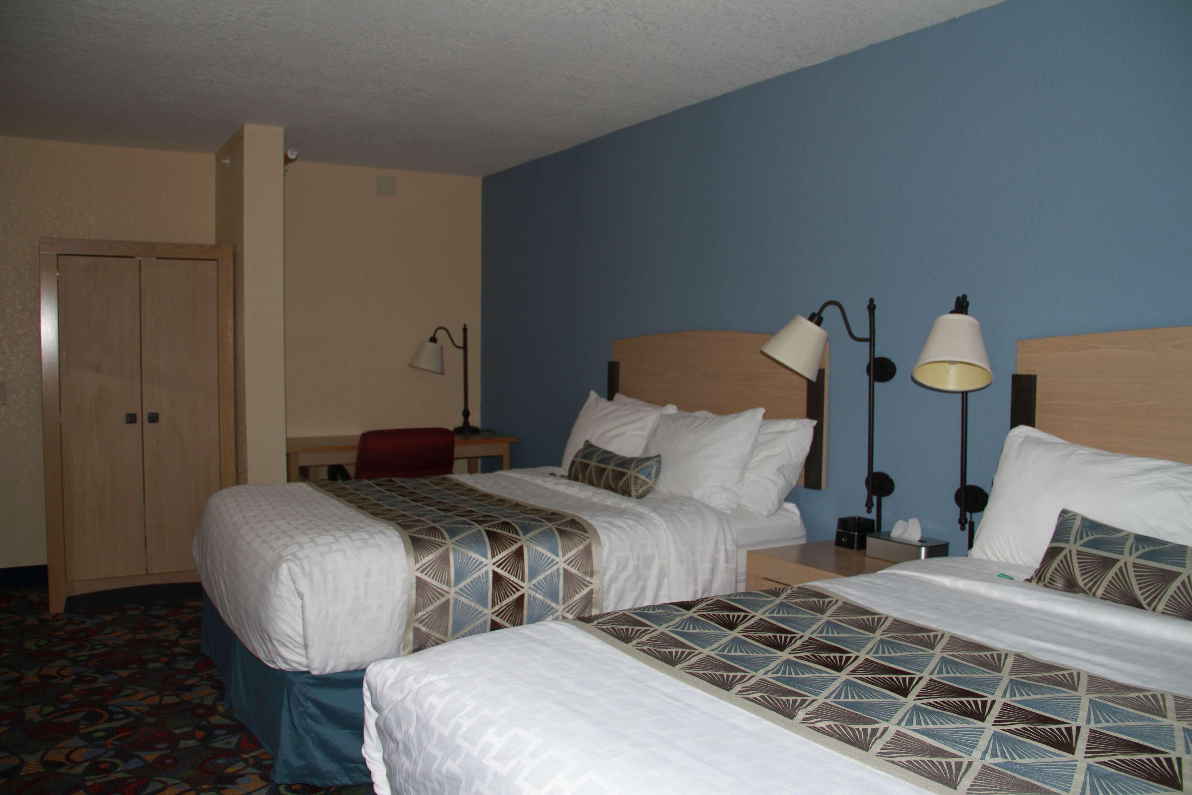 Hotel Baymont By Wyndham Stevens Point Esterno foto