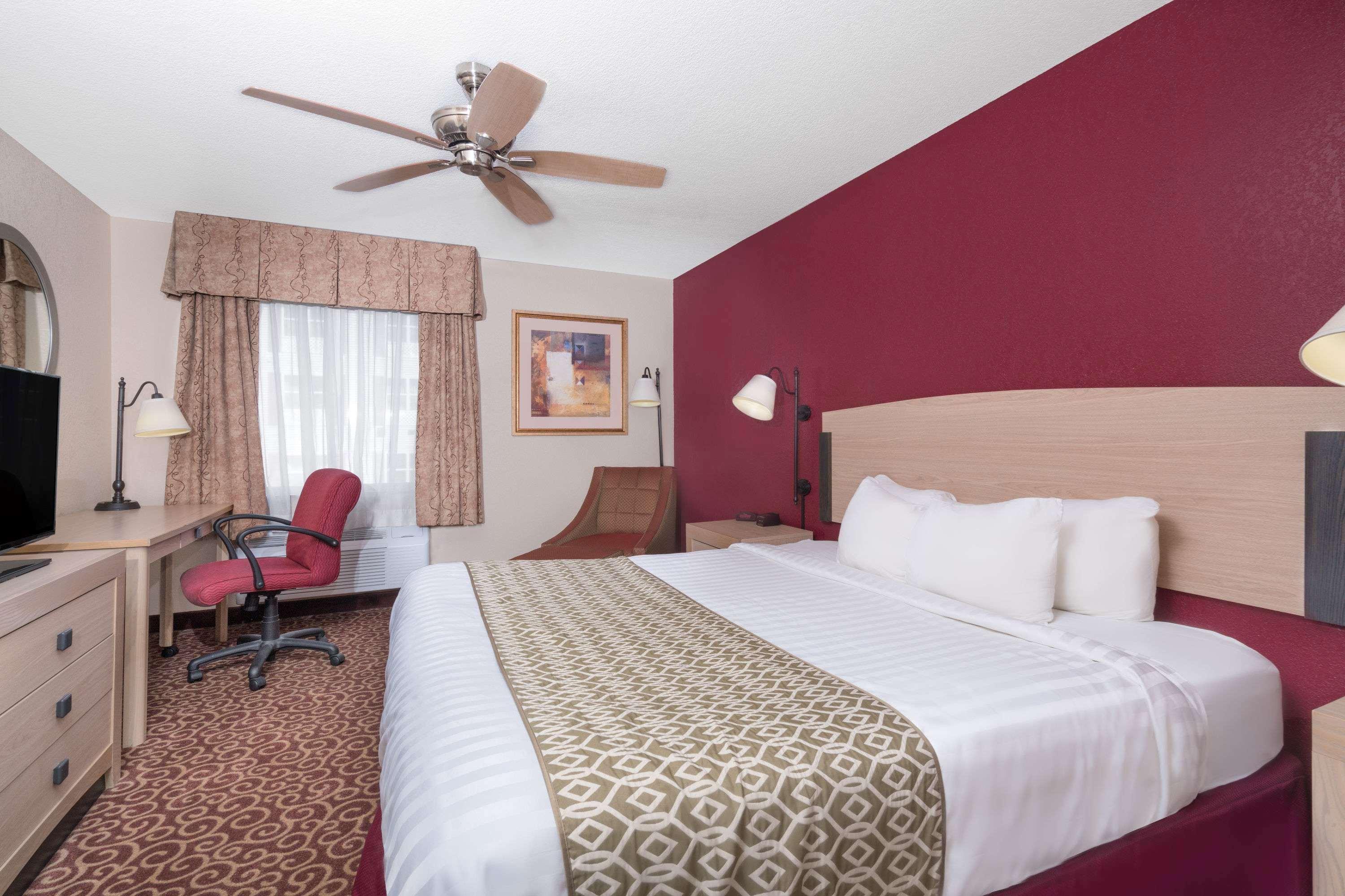 Hotel Baymont By Wyndham Stevens Point Esterno foto