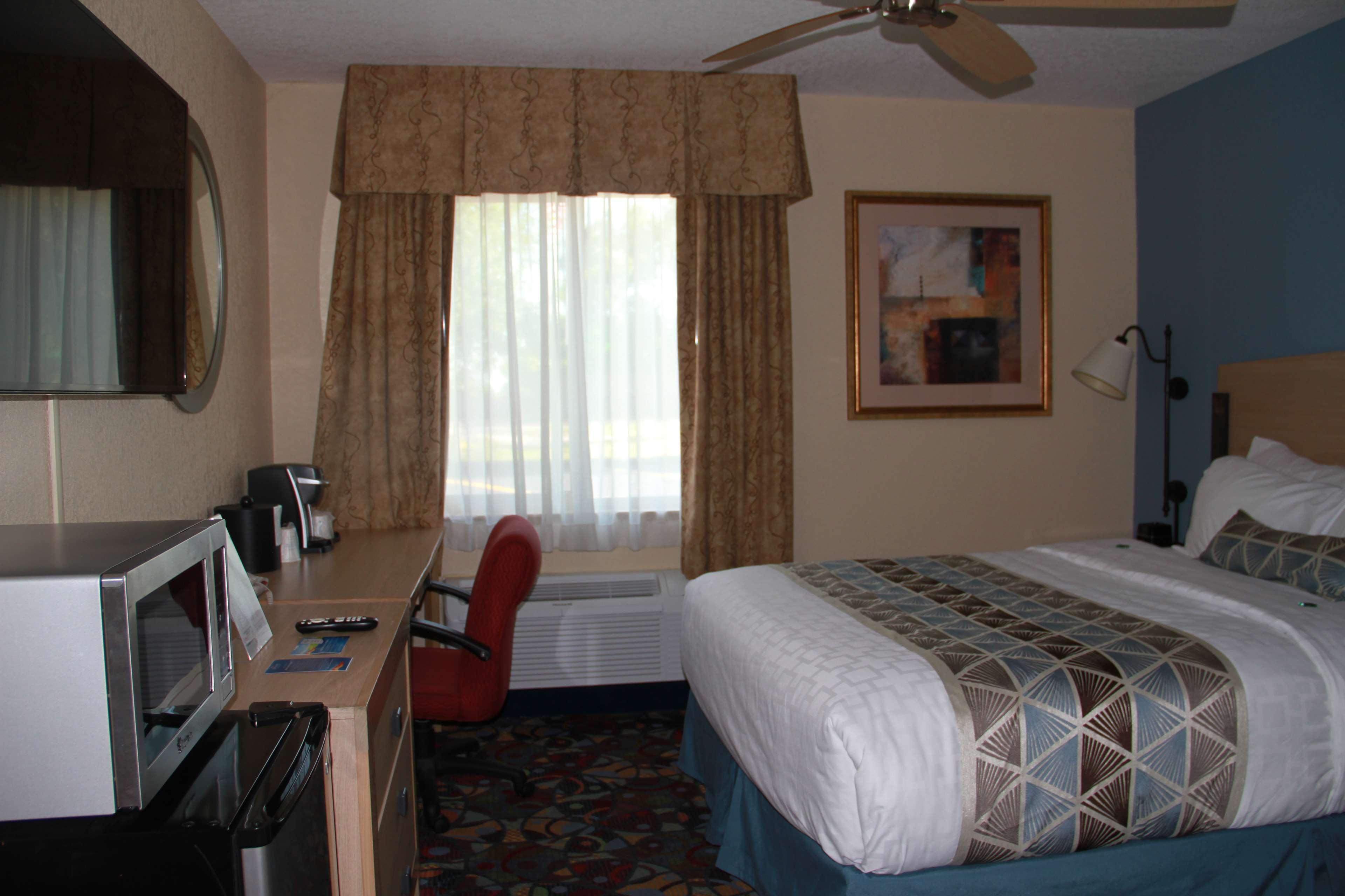 Hotel Baymont By Wyndham Stevens Point Esterno foto