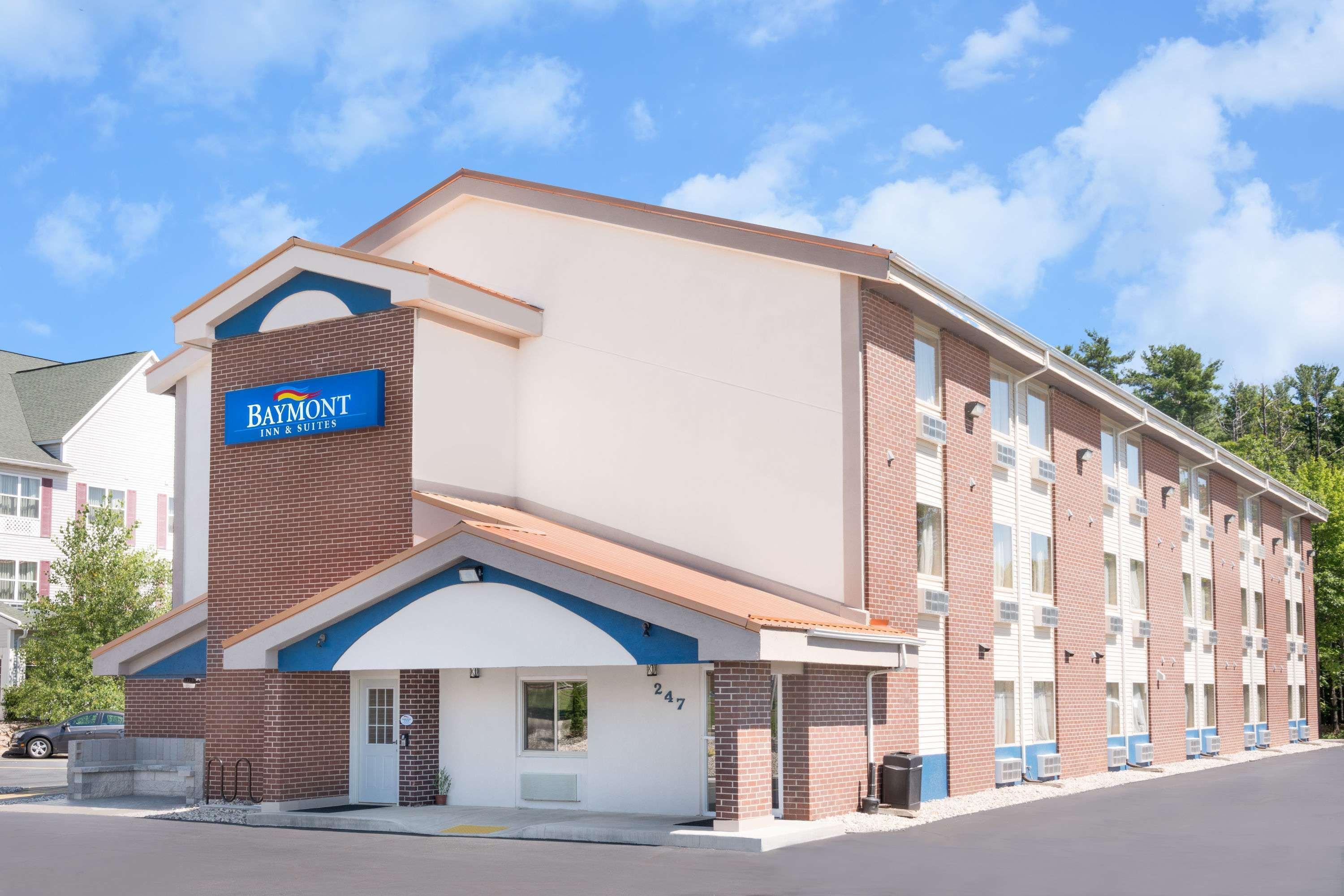Hotel Baymont By Wyndham Stevens Point Esterno foto