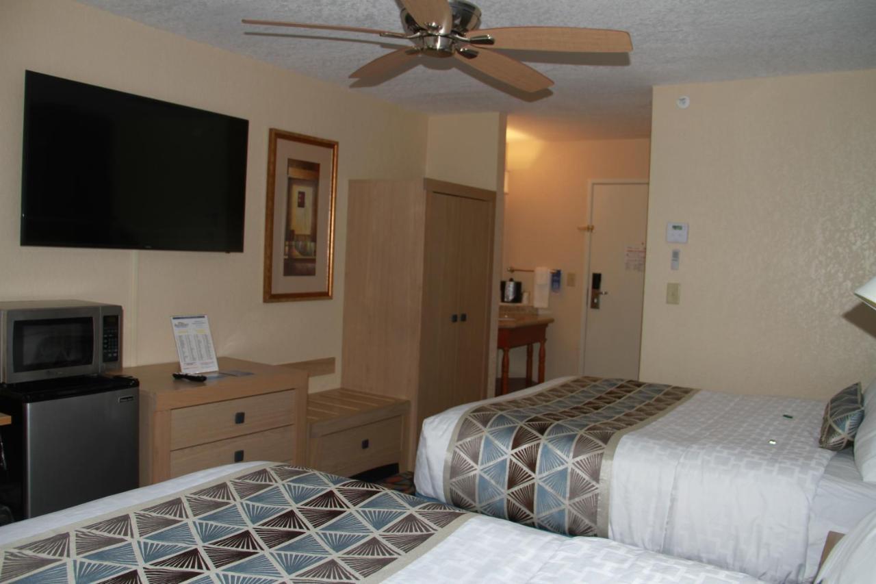 Hotel Baymont By Wyndham Stevens Point Esterno foto